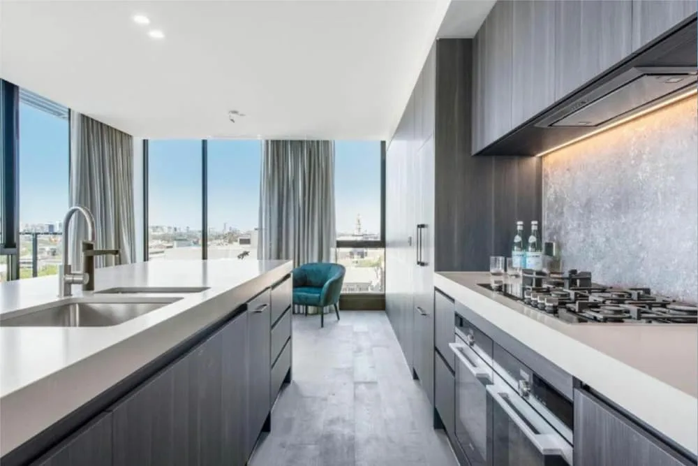 South Melbourne Penthouse Accommodation kitchen